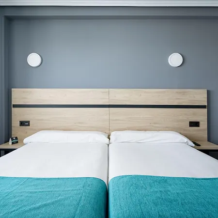 Alda Pasaje ホテル ヒホン